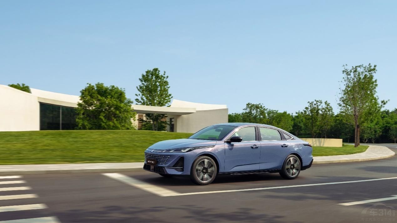 全球智能家轎新標(biāo)桿 長安第四代逸動(dòng)上市 全球智能家轎新標(biāo)桿 長安第四代逸動(dòng)上市