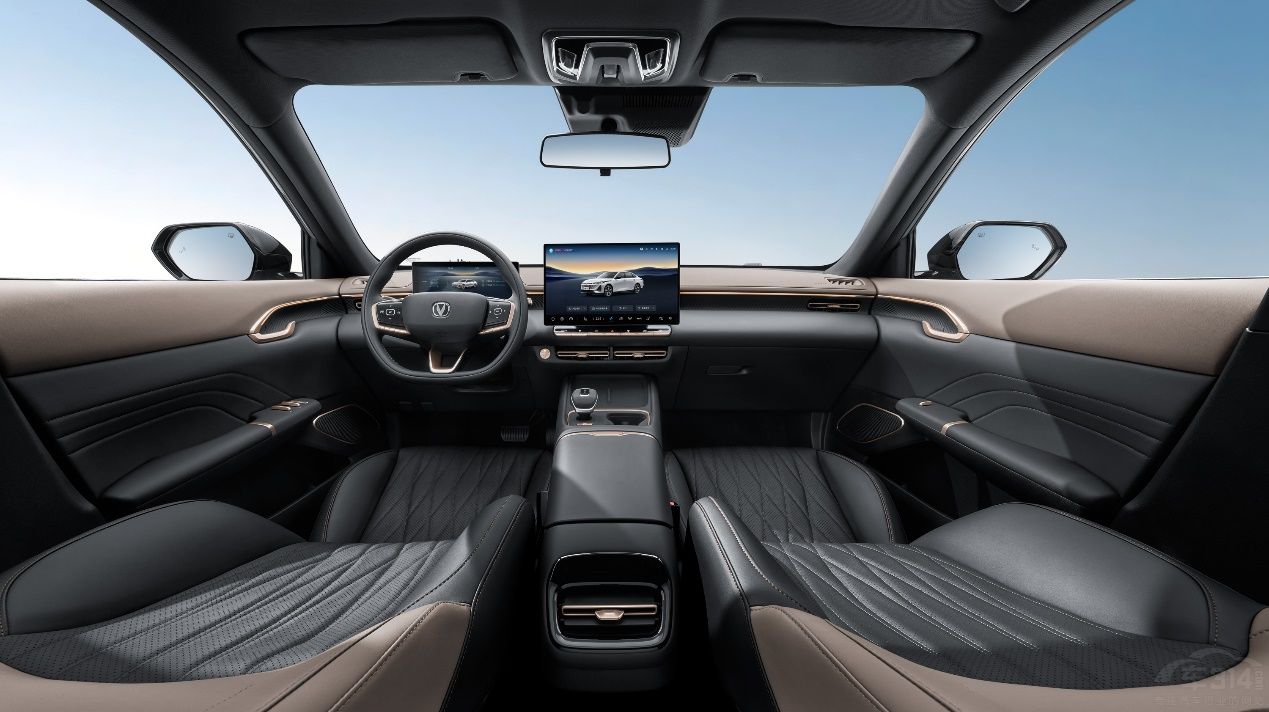 全球智能家轎新標(biāo)桿 長安第四代逸動(dòng)上市 全球智能家轎新標(biāo)桿 長安第四代逸動(dòng)上市