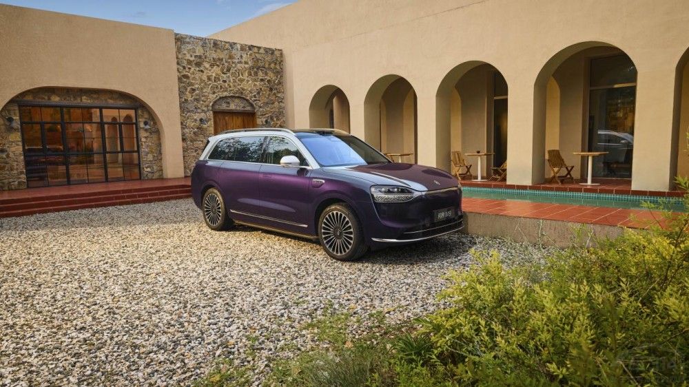 50萬級銷冠問界M9升級新增銀境紫新車色 50萬級銷冠問界M9升級新增銀境紫新車色