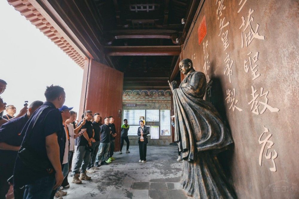 Խ֮̽U(xin)߄(chung)ȫ(chng)¼o(j)Ԫ