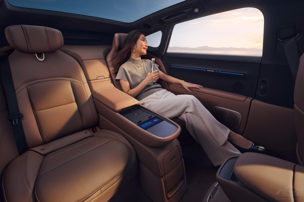 阿維塔12四激光版上市權(quán)益后25.99萬元起售 阿維塔12四激光版上市權(quán)益后25.99萬元起售